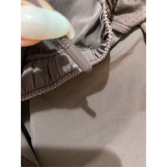 Lululemon X Barry’s Boot Camp Collaboration stronger together shorts size small - Picture 3 of 7